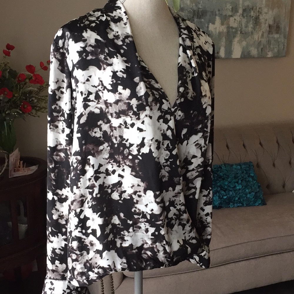 Silky soft black &white top